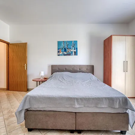 Balorda-2 By Interhome * Pinezići